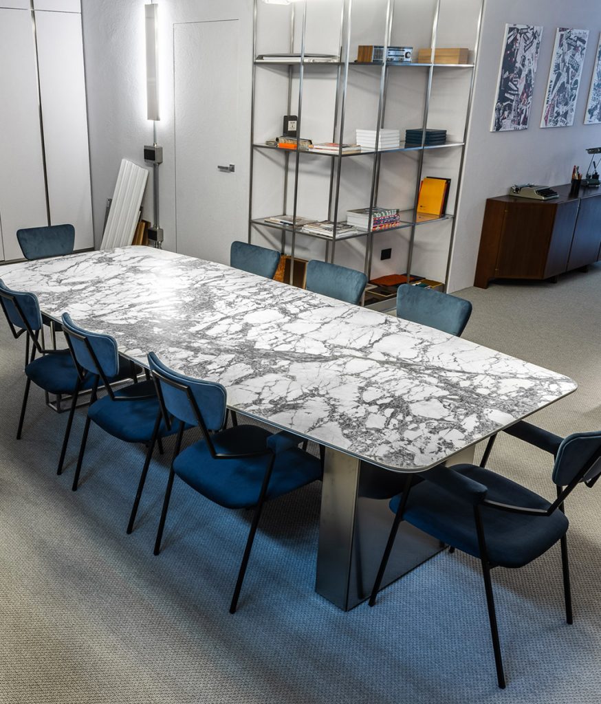 Custom-made Table with Solid Surface Materials 專業訂造餐桌 餐台 使用耐刮耐磨廚房台面物料