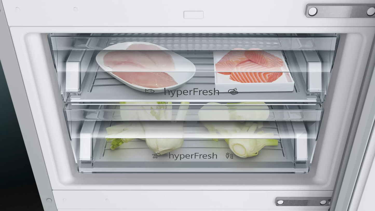 SIEMENS iQ300 KG28UA290K 612mm Freestanding Fridge