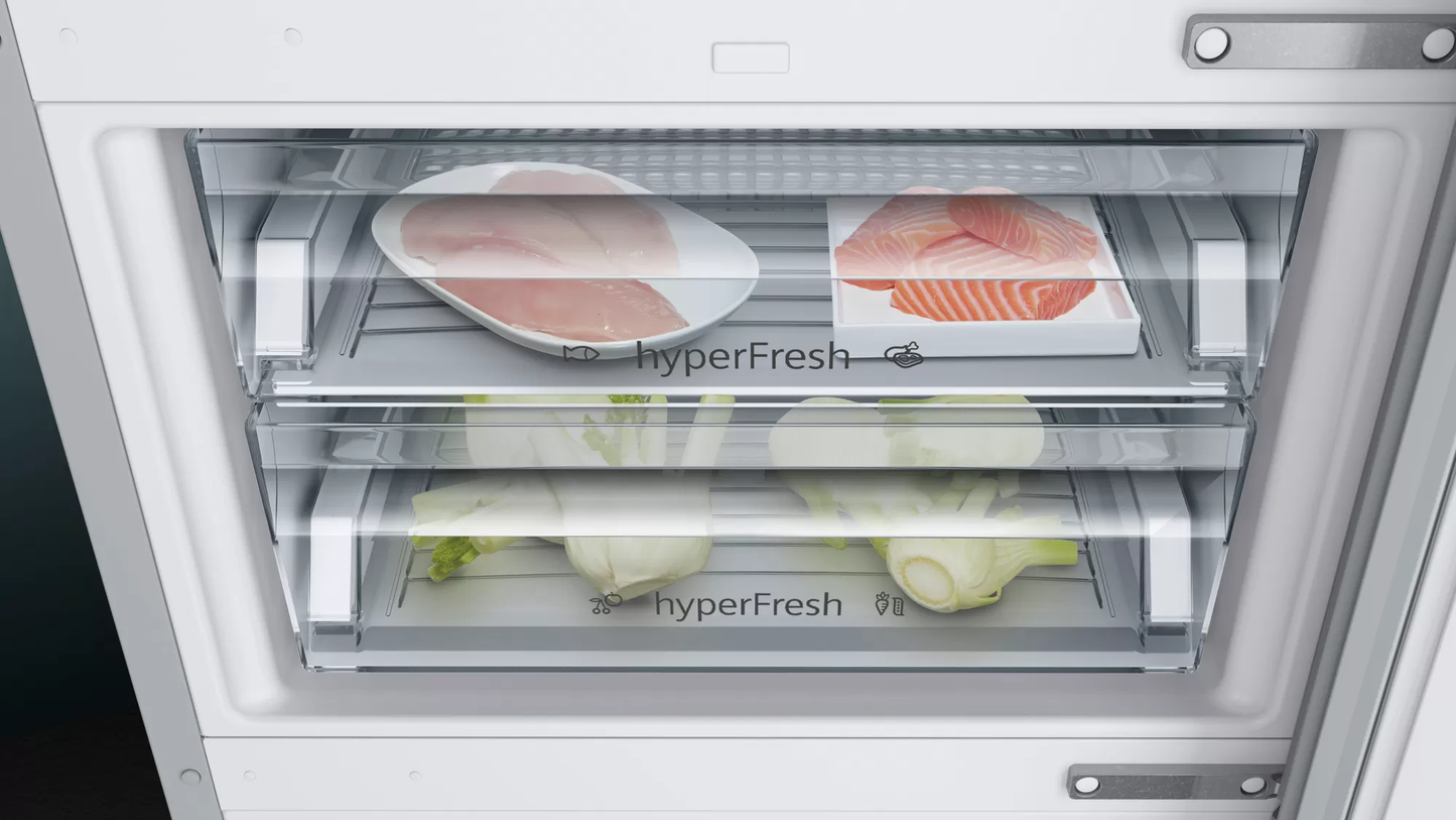 SIEMENS iQ500 KG28US12EK 614mm Freestanding Fridge