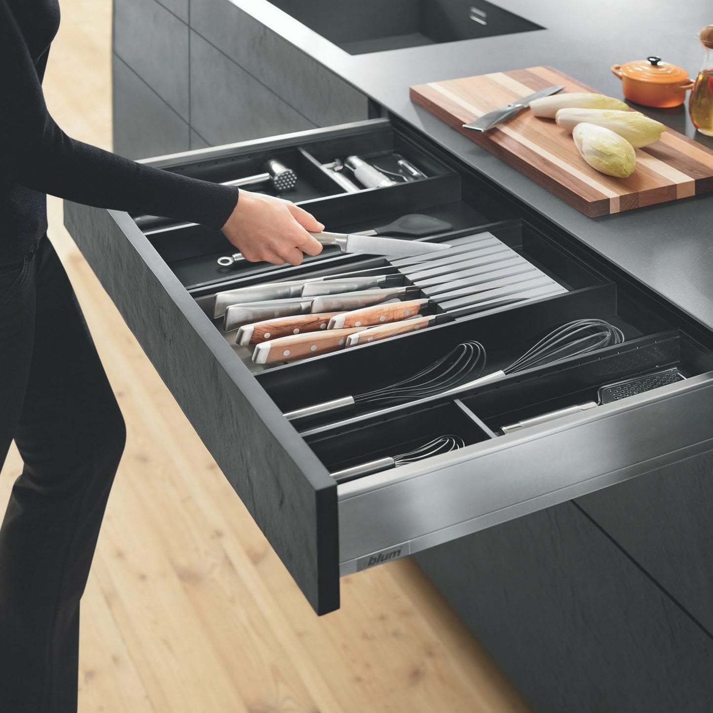 【NEW】BLUM AMBIA-LINE Drawer Knife Holder 柜桶刀架 | 抽屜分隔整理 | 家居收納 |