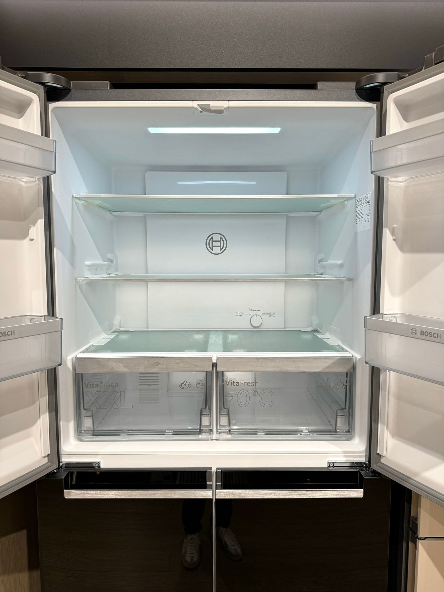 BOSCH KMC85LBEA Side-by-side fridge 博西 法式無霜纖薄十字門雪櫃 (黑鑽玻璃) | 大冰箱 | 廚房電器 | 家電 |